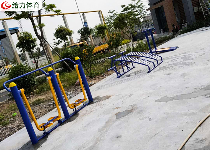 戶外健身器材