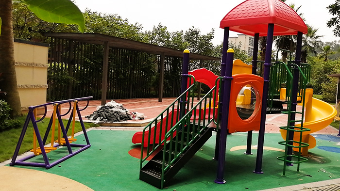 珠海佛山幼兒園應(yīng)該怎么選擇適合的兒童滑滑梯款式