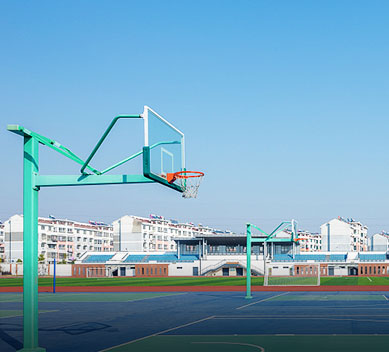 學(xué)?；@球架安裝