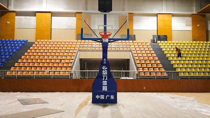 透明活動籃球架